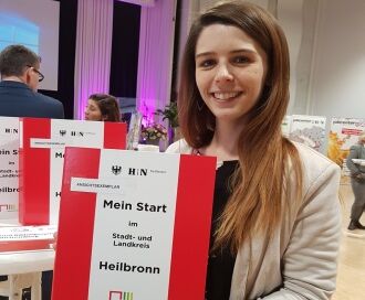 Ab Dezember erhalten Geflüchtete in der Stadt Heilbronn und im Landkreis Heilbronn den neu entwickelten Bildungsordner
